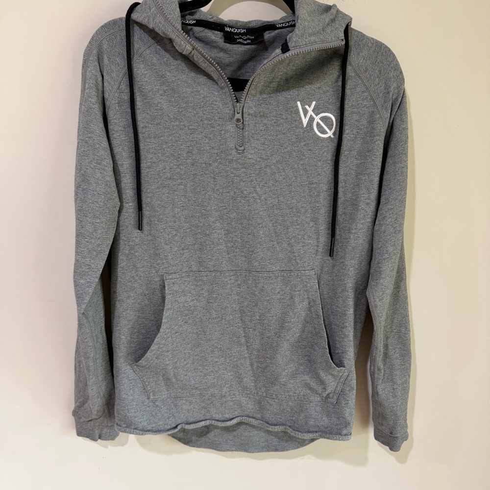Vanquish Fitness 1/4-zip hoodie size M